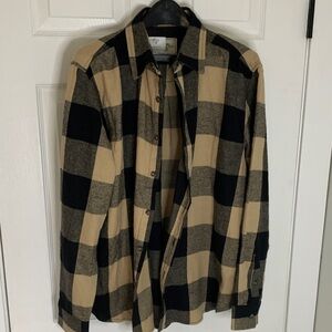 NWT Black and Tan Flannel L